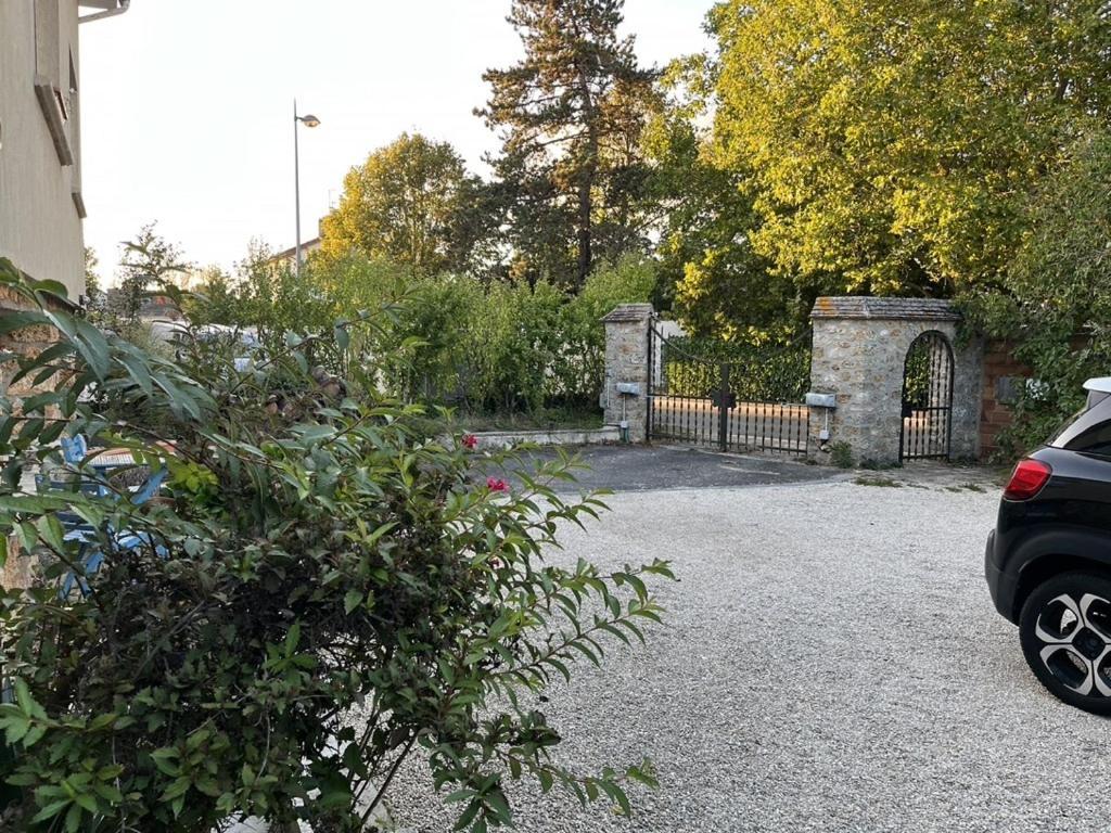 Studios De L'Etang Du Perray Le Perray-en-Yvelines Rum bild