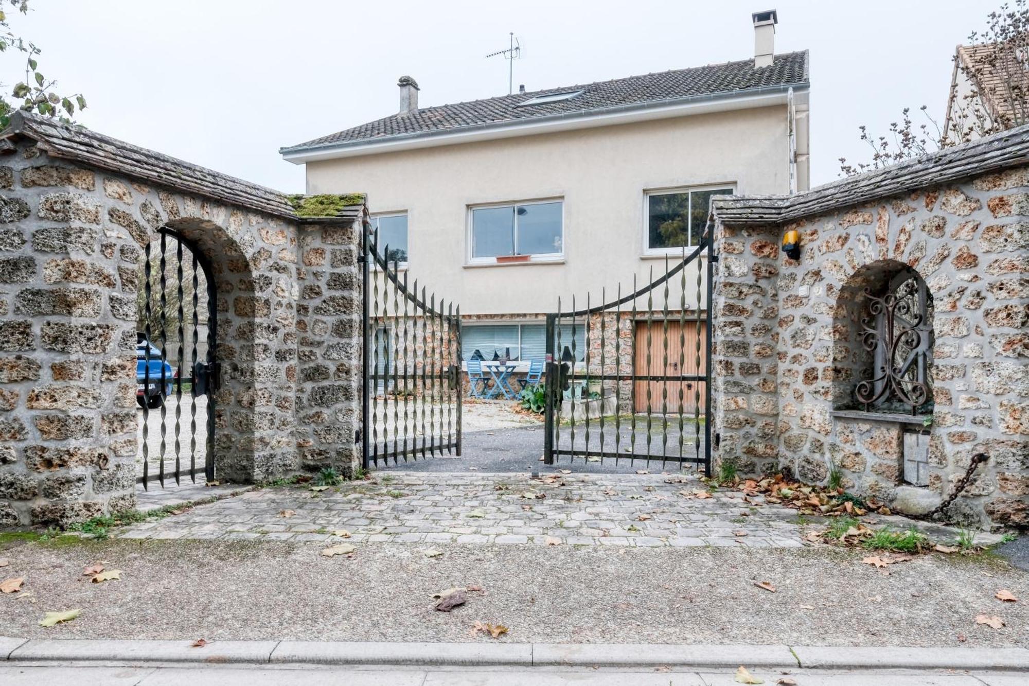 Studios De L'Etang Du Perray Le Perray-en-Yvelines Exteriör bild